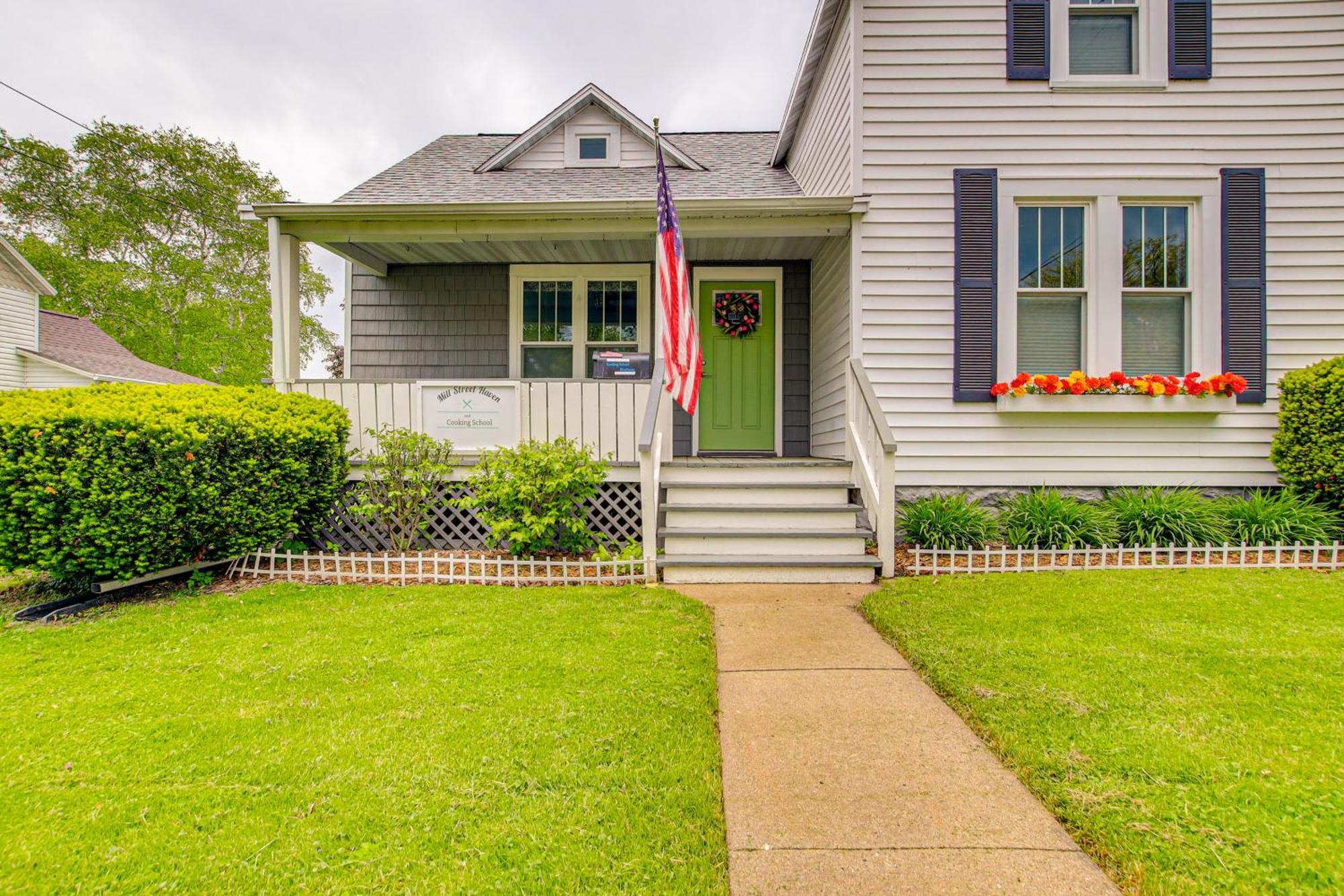 Lavish House With Patio - 2 Blocks To Green Lake! Εξωτερικό φωτογραφία