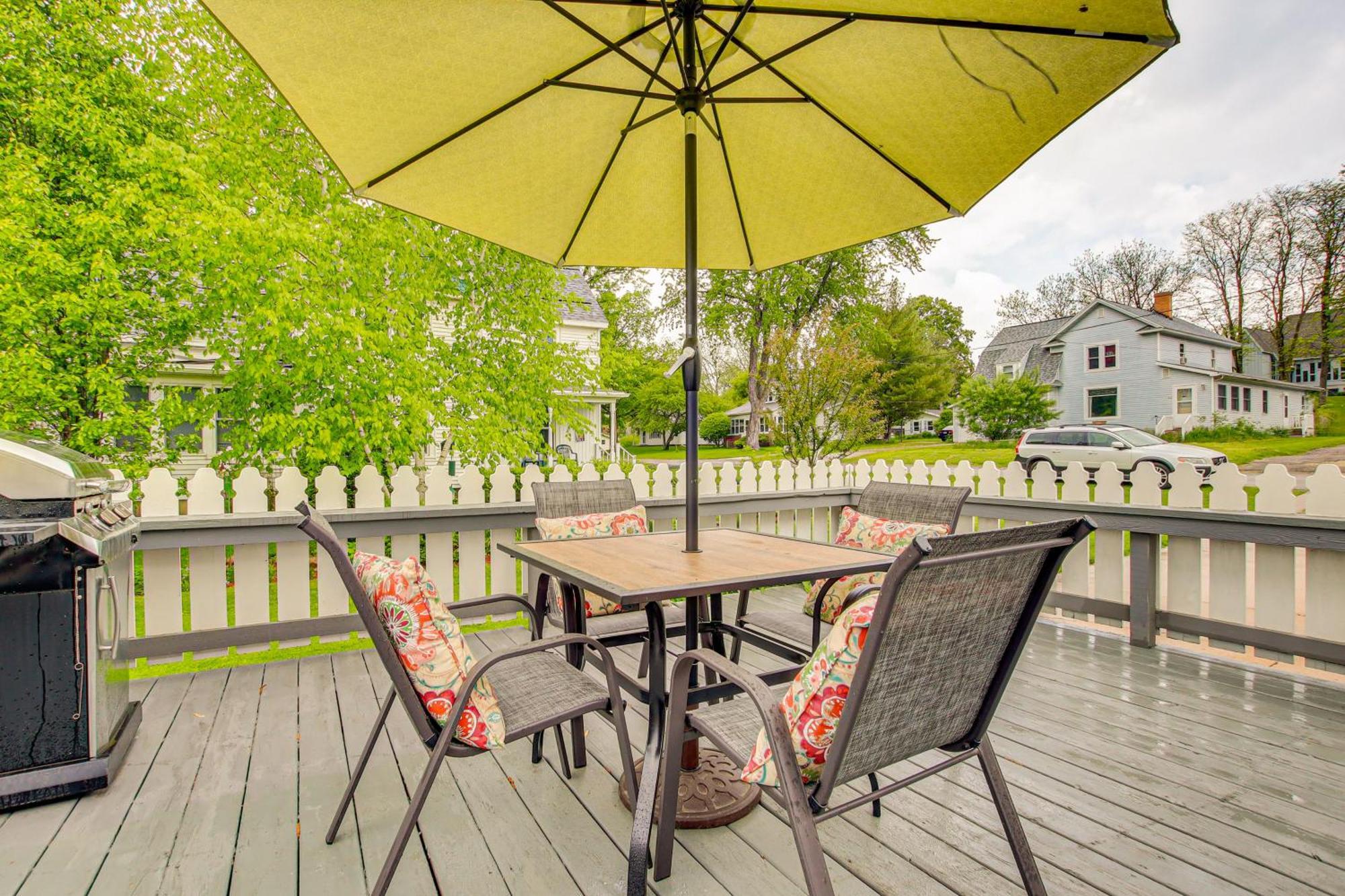Lavish House With Patio - 2 Blocks To Green Lake! Εξωτερικό φωτογραφία