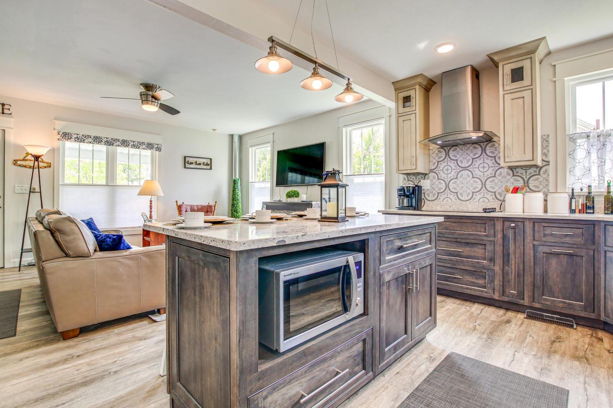 Lavish House With Patio - 2 Blocks To Green Lake! Εξωτερικό φωτογραφία