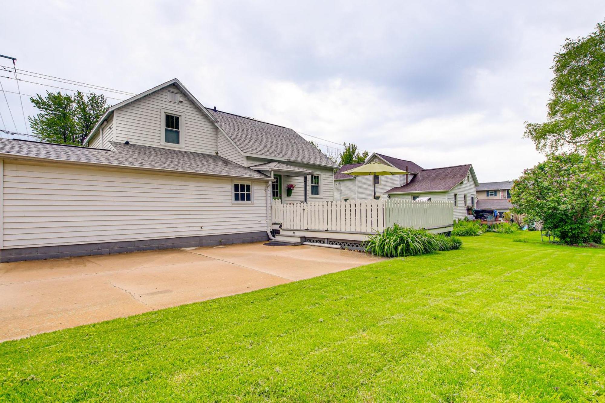 Lavish House With Patio - 2 Blocks To Green Lake! Εξωτερικό φωτογραφία