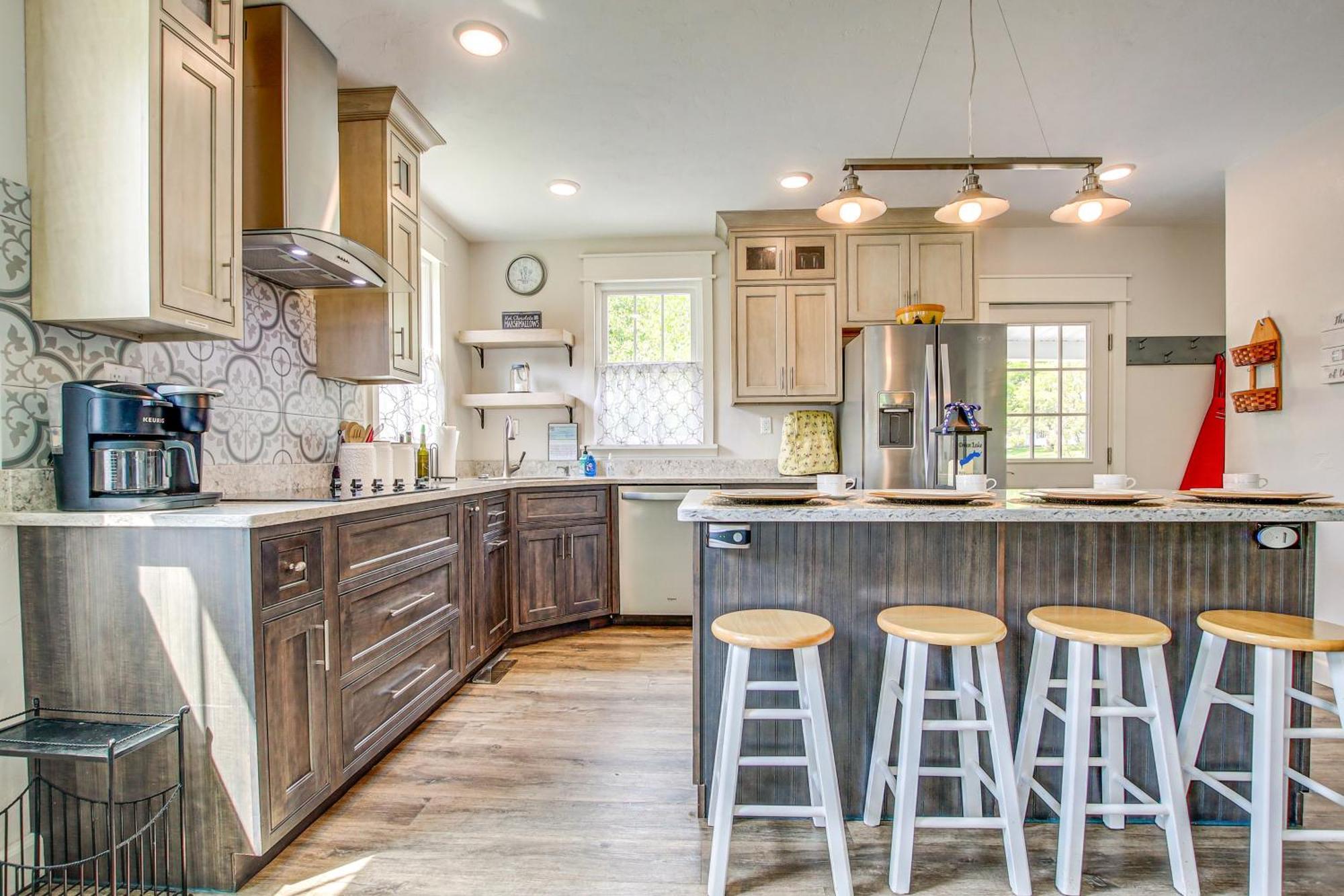 Lavish House With Patio - 2 Blocks To Green Lake! Εξωτερικό φωτογραφία