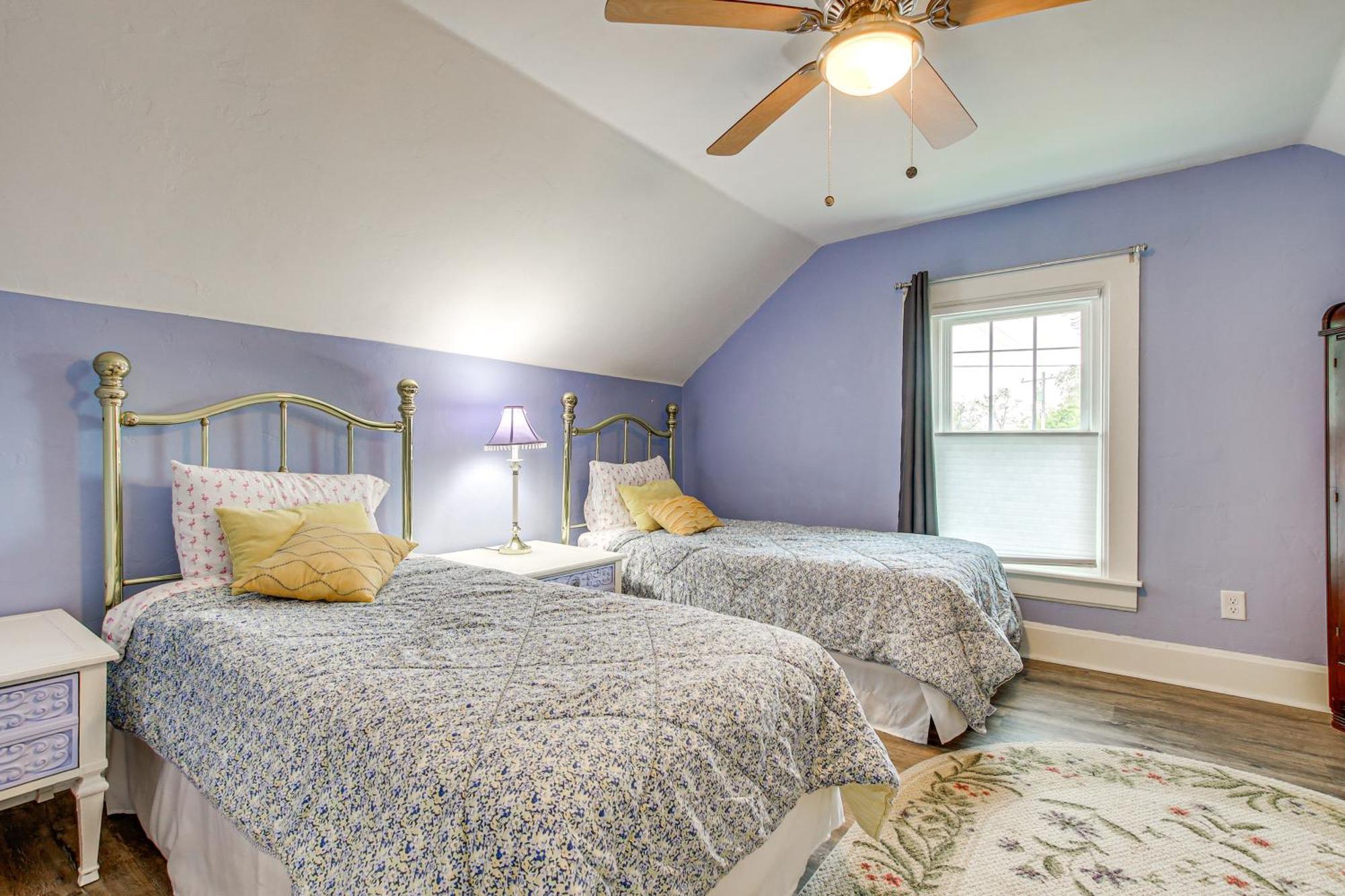 Lavish House With Patio - 2 Blocks To Green Lake! Εξωτερικό φωτογραφία