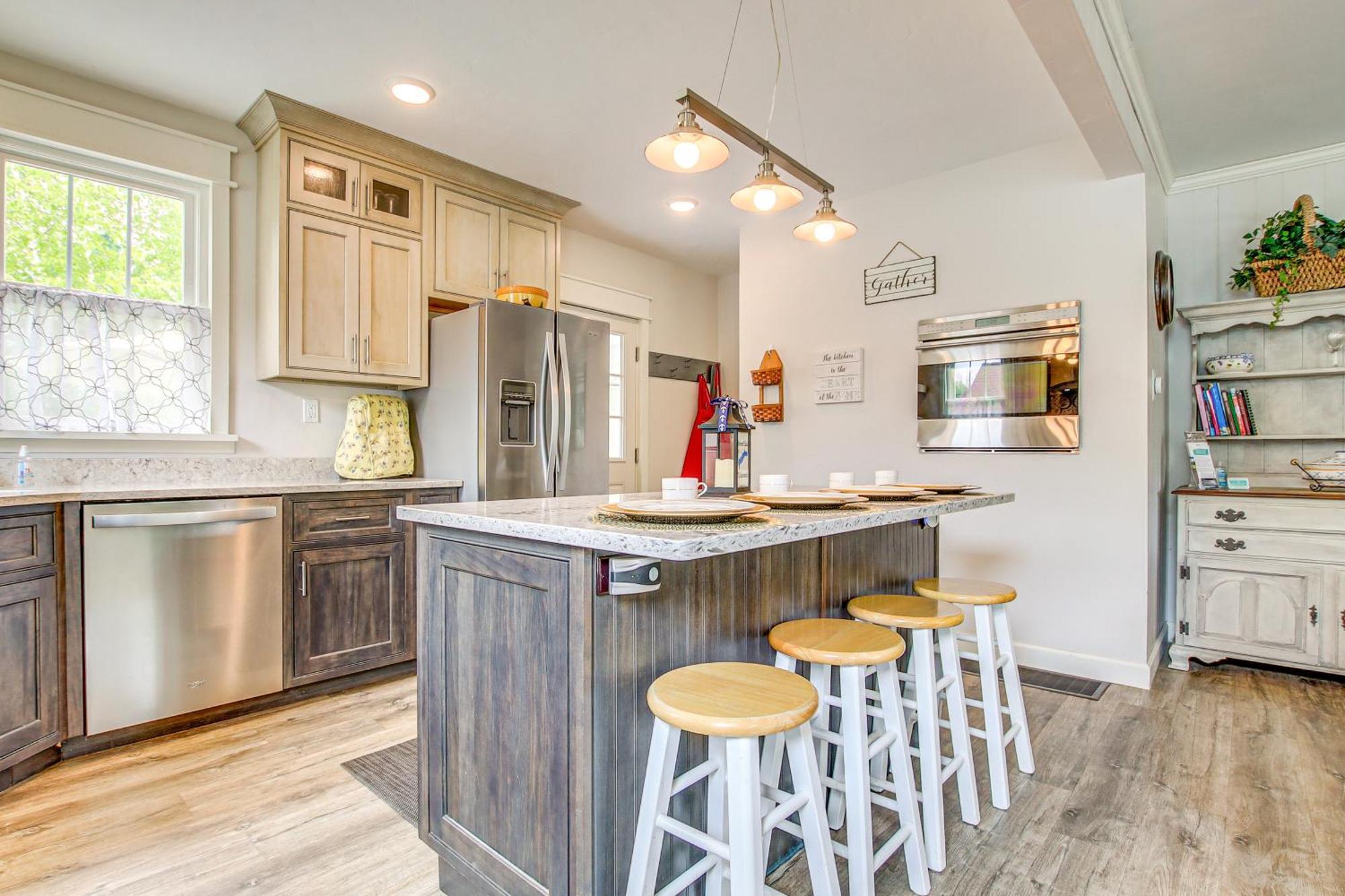 Lavish House With Patio - 2 Blocks To Green Lake! Εξωτερικό φωτογραφία